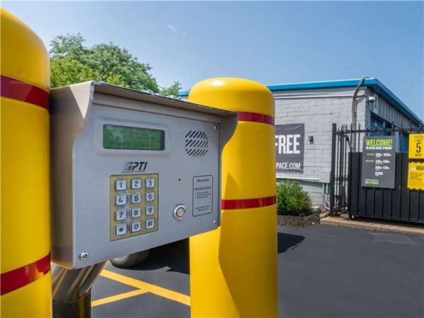 Extra Space Storage - 8384 - Mundelein - S Lake St - 1510 South Lake Street