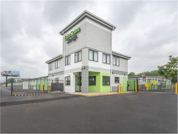 Extra Space Storage - 1709 - Chicago - 95th St - 1000 East 95th Street