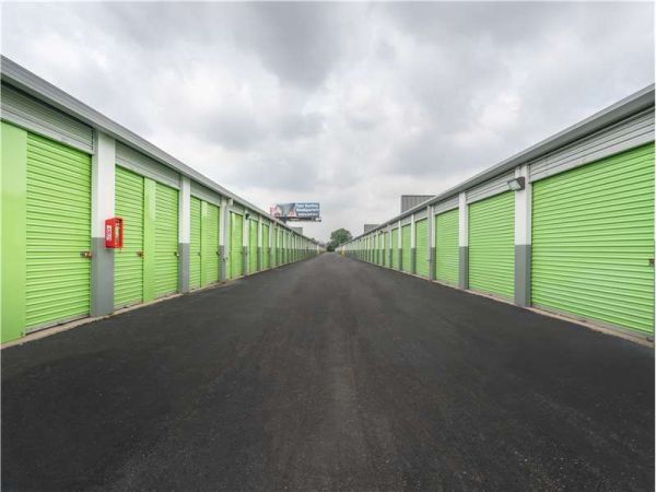 Extra Space Storage - 1709 - Chicago - 95th St - 1000 East 95th Street