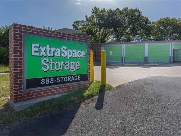 Extra Space Storage - 1774 - Weatherford - Bowie Dr - 1925 South Bowie Drive