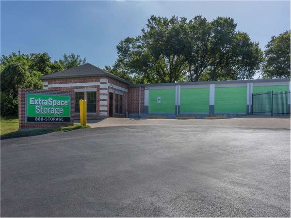 Extra Space Storage - 1774 - Weatherford - Bowie Dr - 1925 South Bowie Drive