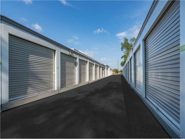 Extra Space Storage - 8699 - Des Plaines - Mannheim Rd - 2074 Mannheim Road