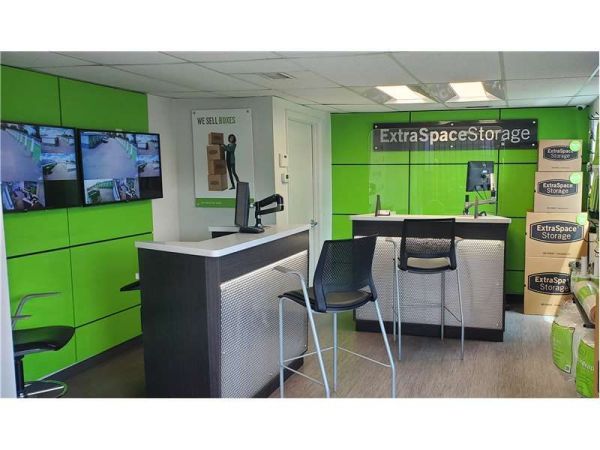 Extra Space Storage - 0976 - West Palm Beach - Southern Blvd - 7285 Southern Boulevard