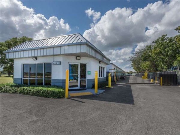 Extra Space Storage - 0515 - West Palm Beach - 401 N Military Trail - 401 North Military Trail