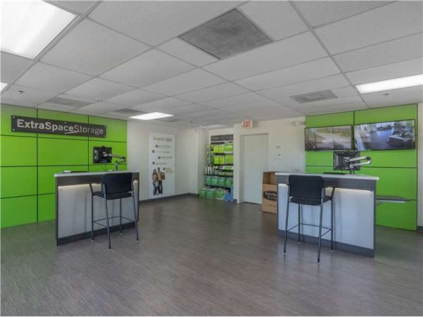Extra Space Storage - 0515 - West Palm Beach - 401 N Military Trail - 401 North Military Trail