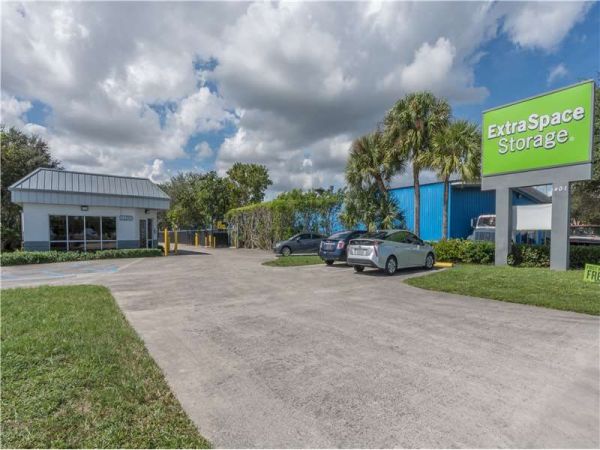 Extra Space Storage - 0515 - West Palm Beach - 401 N Military Trail - 401 North Military Trail