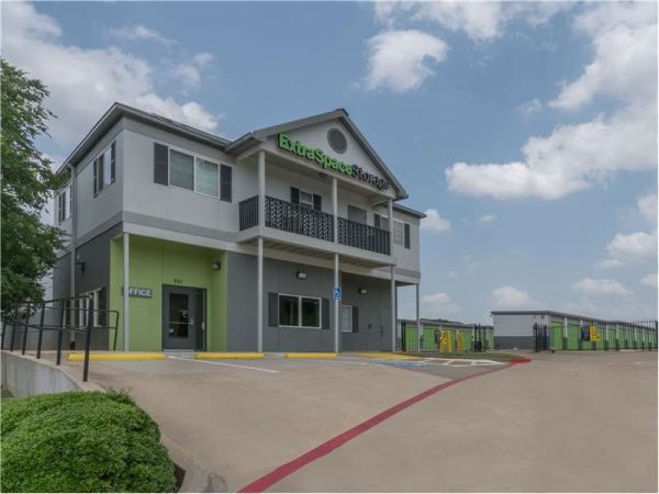Extra Space Storage - 8081 - Euless - Mid-Cities Blvd - 701 East Mid Cities Boulevard