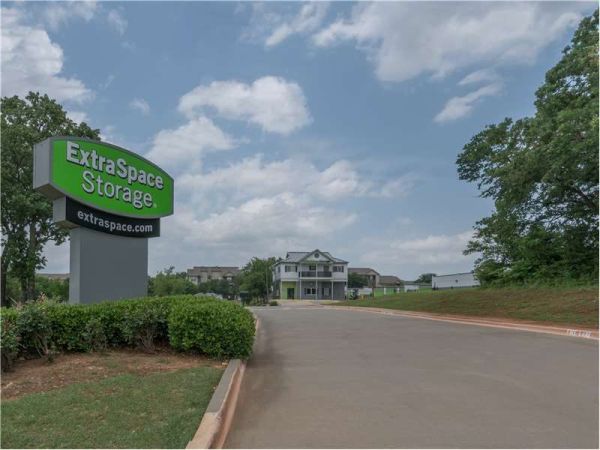 Extra Space Storage - 8081 - Euless - Mid-Cities Blvd - 701 East Mid Cities Boulevard