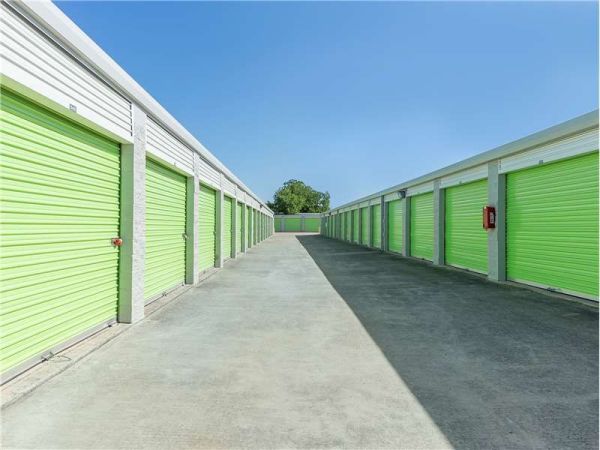 Extra Space Storage - 1613 - Arlington - Watson Rd - 213 South Watson Road