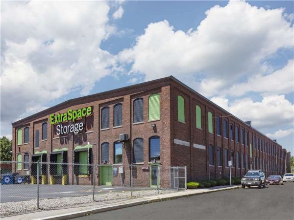 Extra Space Storage - 1204 - Quincy - Weston Av - 21 Weston Avenue