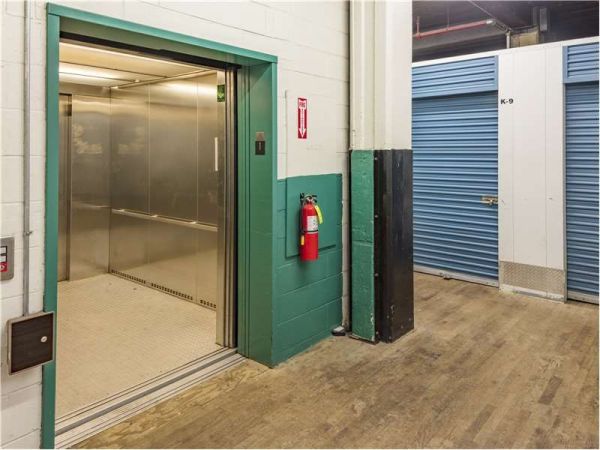 Extra Space Storage - 1204 - Quincy - Weston Av - 21 Weston Avenue
