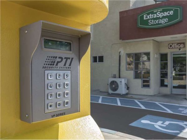 Extra Space Storage - 1538 - Sunnyvale - 106 Lawrence Station Rd - 106 Lawrence Station Road