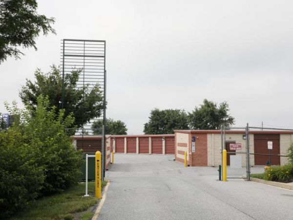 Storage Rentals of America - New Castle - 950 Red Lion Road - 950 Red Lion Road