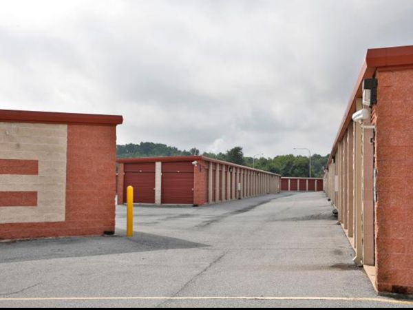 Storage Rentals of America - New Castle - 950 Red Lion Road - 950 Red Lion Road
