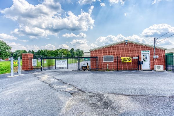 422 Storage - 1222 East Main Street