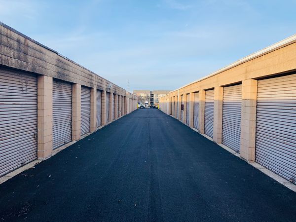 Rite Storage - 2501 East Oakton Street