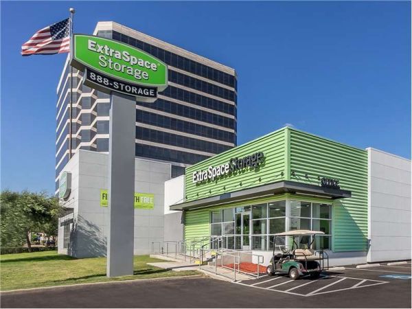 Extra Space Storage - 0476 - Dallas - N Central Expressway - 4114 North Central Expressway