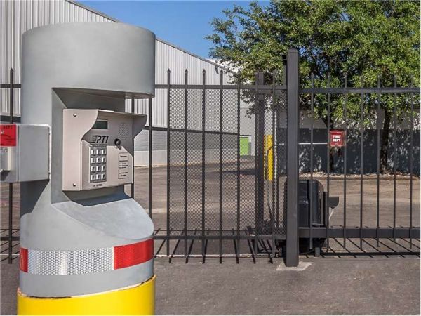 Extra Space Storage - 0476 - Dallas - N Central Expressway - 4114 North Central Expressway
