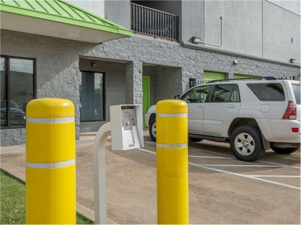 Extra Space Storage - 0755 - Dallas - McKinney Ave - 4920 Mckinney Avenue
