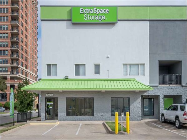 Extra Space Storage - 0755 - Dallas - McKinney Ave - 4920 Mckinney Avenue