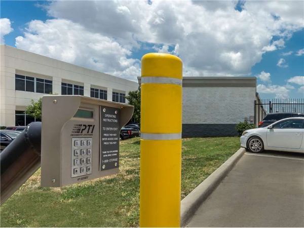 Extra Space Storage - 1621 - Irving - N State Hwy 161 - 4251 State Highway 161