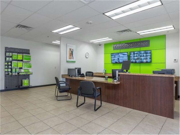 Extra Space Storage - 1621 - Irving - N State Hwy 161 - 4251 State Highway 161