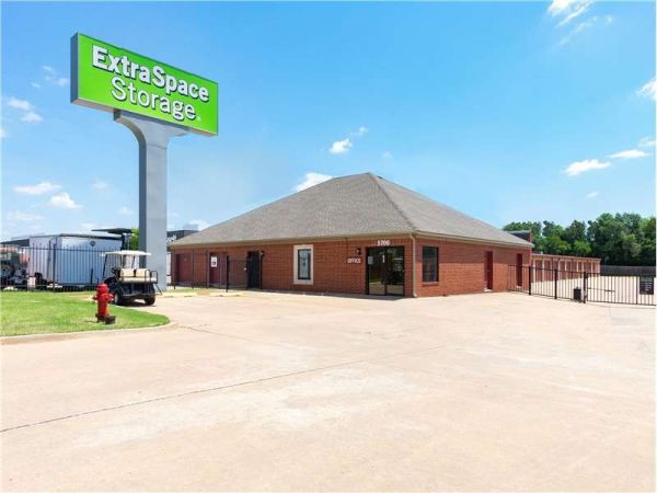 Extra Space Storage - 8711 - Oklahoma City - Classen Blvd - 5700 North Classen Boulevard
