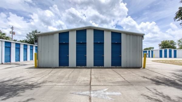 Magnolia Self Storage - 2530 Magnolia Avenue