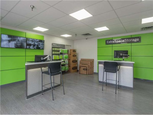 Extra Space Storage - 0561 - Dallas - Garland Rd - 10740 Garland Road
