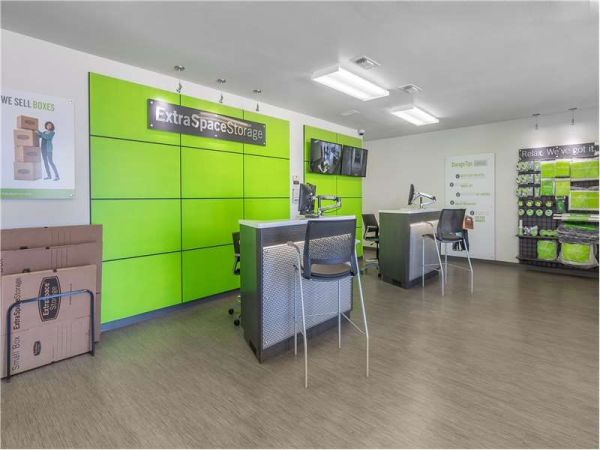 Extra Space Storage - 1357 - Rowlett - Lakeview Parkway - 2416 Lakeview Parkway