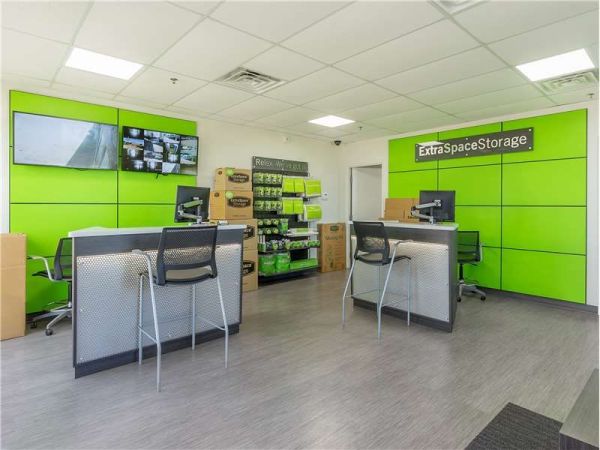 Extra Space Storage - 1834 - Lewisville - Interstate 35 E - 1251 North Stemmons Freeway
