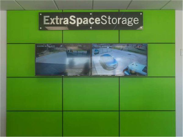 Extra Space Storage - 8766 - San Antonio - 12211 N IH -35 - 12211 Interstate 35 Frontage Road