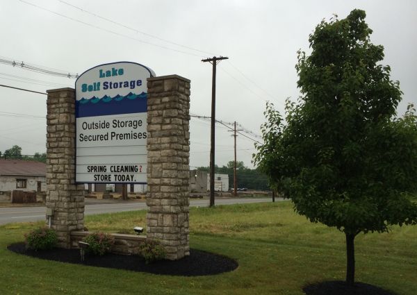 Lake Self Storage - 1285 North Ridge Road