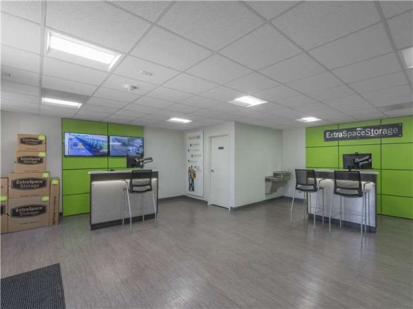 Extra Space Storage - 0210 - Miami - NW 79th Ave - 4995 Northwest 79Th Avenue