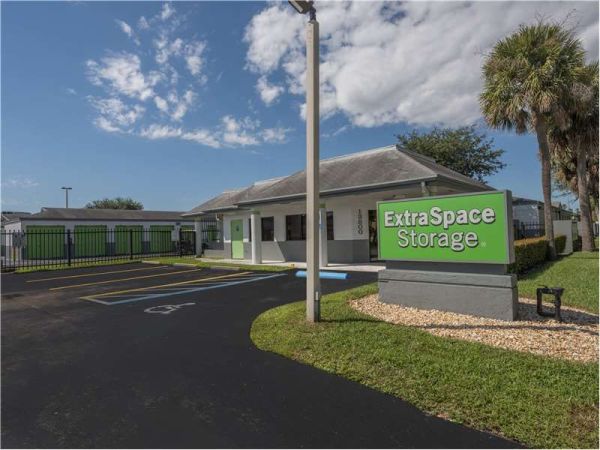 Extra Space Storage - 0771 - Miami - SW 84th St - 13800 Southwest 84th Street