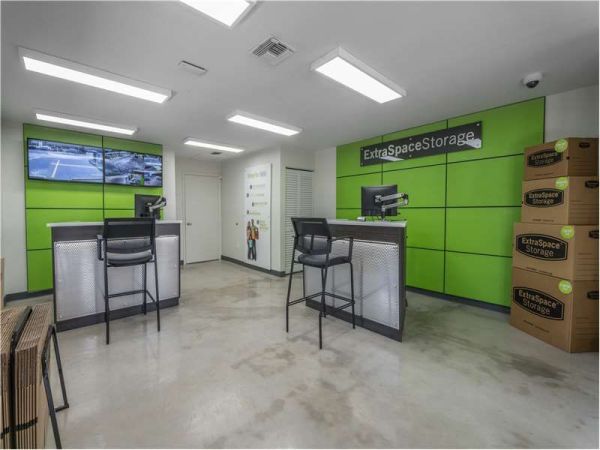 Extra Space Storage - 0771 - Miami - SW 84th St - 13800 Southwest 84th Street