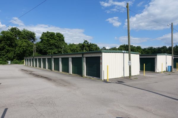Clarksville Lock Storage - 405 Tiny Town Road