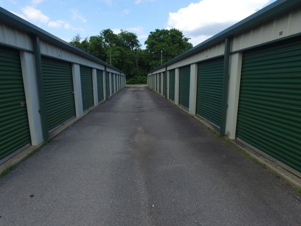 Clarksville Lock Storage - 405 Tiny Town Road