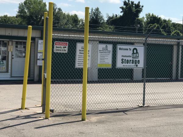 Clarksville Lock Storage - 405 Tiny Town Road