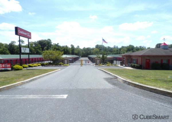 CubeSmart Self Storage - Harrisburg - 6325 Allentown Blvd - 6325 Allentown Blvd