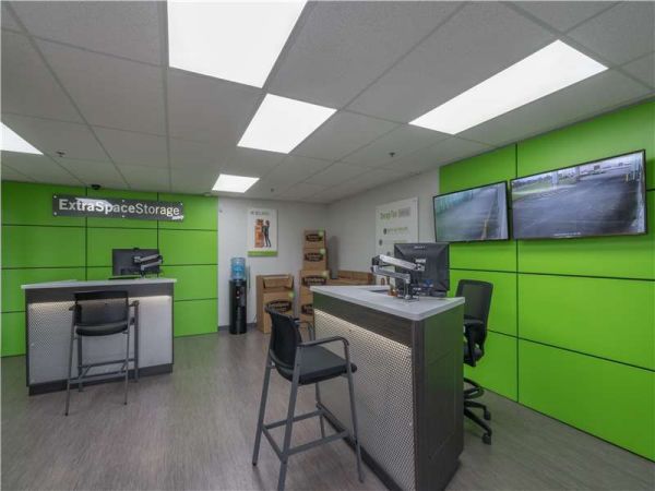 Extra Space Storage - 1456 - La Porte - Underwood Rd - 4402 Underwood Road