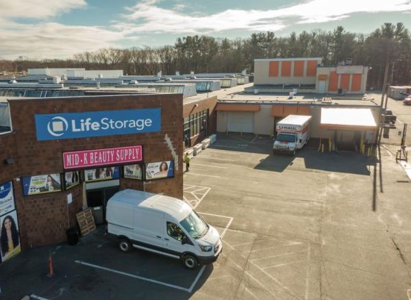 Life Storage - Hamden | 1315 Dixwell Avenue | SpareFoot