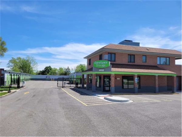 Extra Space Storage - 0720 - Vernon Hills - Butterfield Rd - 155 Butterfield Road