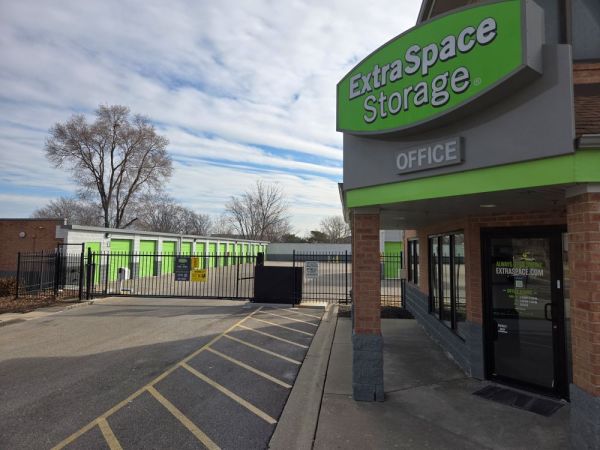 Extra Space Storage - 0720 - Vernon Hills - Butterfield Rd - 155 Butterfield Road