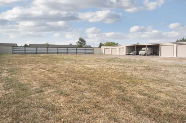 Yellowstone RV and Self Storage - 952 Yellowstone River Road