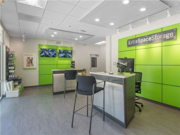 Extra Space Storage - 8749 - Raleigh - Glenwood Ave - 4151 Doie Cope Road