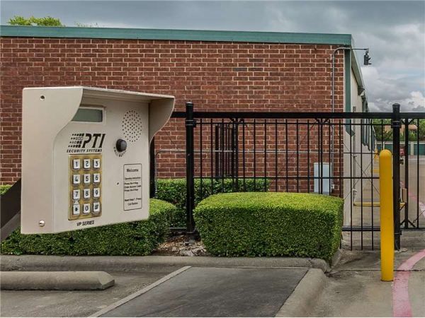 Extra Space Storage - 0565 - Addison - Addison Rd - 16280 Addison Road