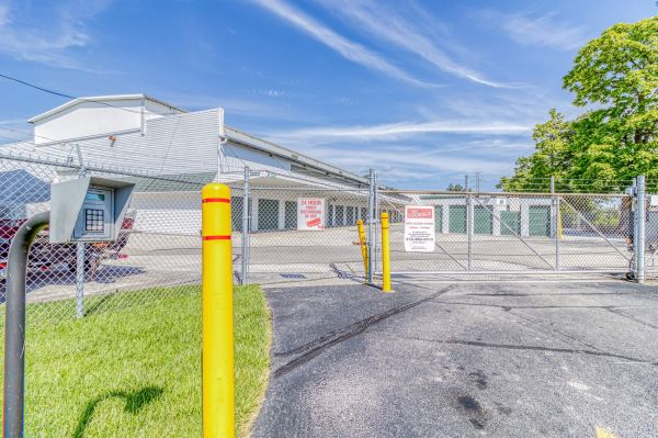 Mr. Storage - South Toledo - 3770 South Detroit Avenue