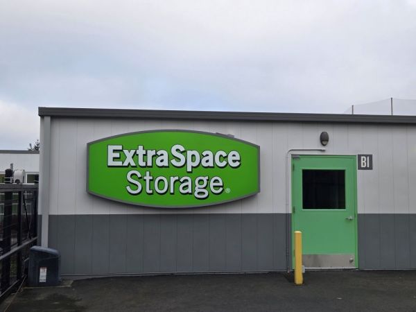 Extra Space Storage - 1822 - Vancouver - 139th Street - 106 Northwest 139th Street