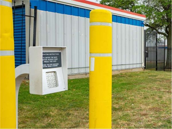 Extra Space Storage - 8702 - Carrollton - Marsh Lane - 2422 Marsh Lane